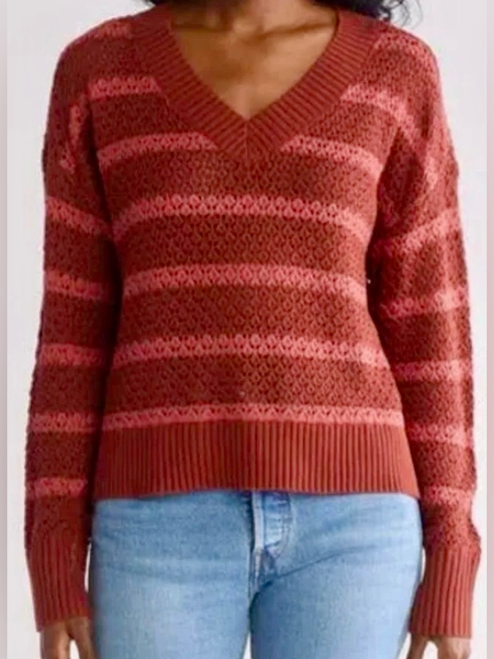 Melrose & Market Stripe V-Neck Pointelle Sweater In Rust-Red Stripe Size XSmall